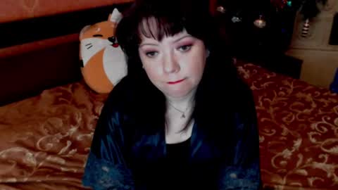 Snapshot of naughtyhousewifexx chatting on December 2024 05:26:02 PM housewife Eva online show from December 2024 05:26:02 PM