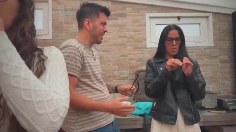 ANDREA STEPH  MIKE online show from October 2025 09:01:01 AM