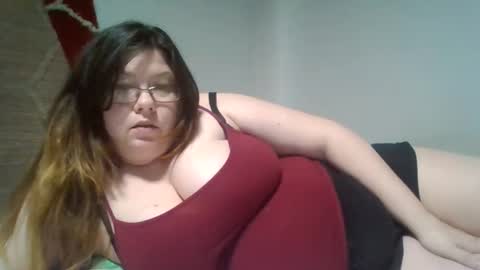 Snapshot of naughtynatalie1988x chatting on May 2026 10:40:02 PM Natalie online show from May 2026 10:40:02 PM