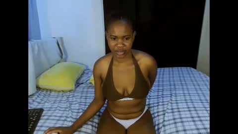 Snapshot of naughtysluts_ chatting on October 2025 08:04:02 AM naughtysluts_ online show from October 2025 08:04:02 AM