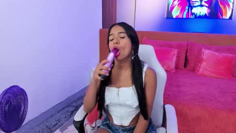 Angela  online show from September 2025 06:24:01 PM