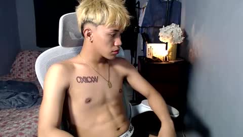 Snapshot of naugthyboyloy chatting on December 2025 02:43:02 PM Loy online show from December 2025 02:43:02 PM