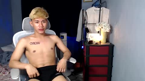 Snapshot of naugthyboyloy chatting on December 2025 06:35:02 PM Loy online show from December 2025 06:35:02 PM