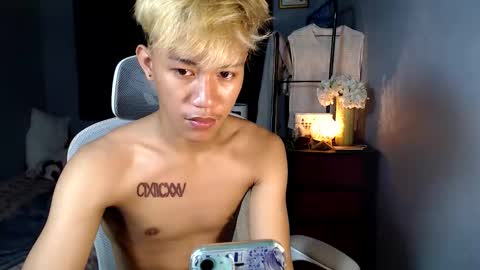 Snapshot of naugthyboyloy chatting on December 2025 07:25:02 AM Loy online show from December 2025 07:25:02 AM