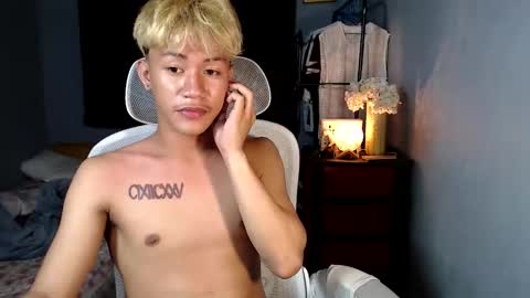 Snapshot of naugthyboyloy chatting on December 2025 08:04:01 PM Loy online show from December 2025 08:04:01 PM