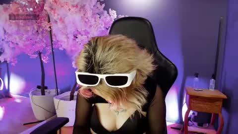 Navier  online show from November 2025 03:22:01 PM