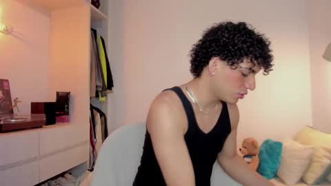 Natan online show from November 2025 05:04:01 PM