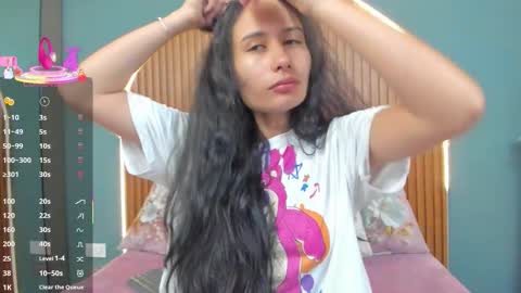 Naye  online show from December 2025 03:46:02 AM