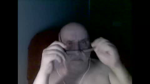 Snapshot of needlesslove chatting on November 2025 12:05:01 AM Tom online show from November 2025 12:05:01 AM