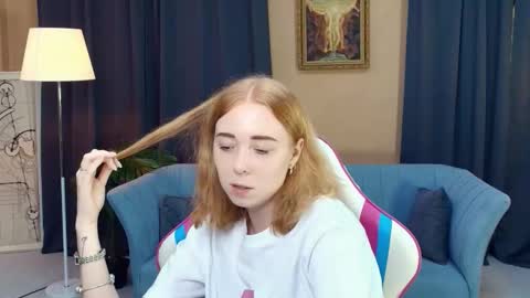 Nelli online show from November 2025 08:55:01 PM