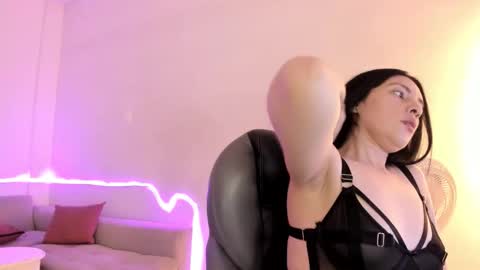 Snapshot of neo_sarah_ chatting on November 2025 06:33:02 AM Sarah online show from November 2025 06:33:02 AM