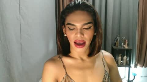 Snapshot of neomi_hardcock chatting on June 2026 10:40:02 PM neomi online show from June 2026 10:40:02 PM