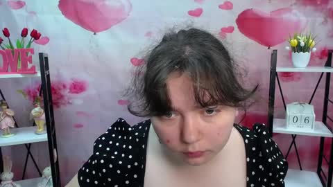 Snapshot of neonilalisova chatting on May 2026 05:46:02 AM NeonilaLisova online show from May 2026 05:46:02 AM