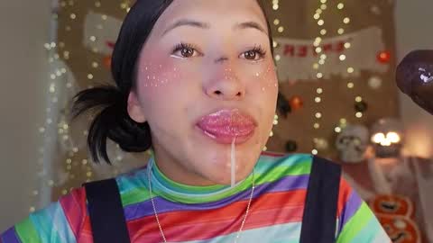 Helena    Every Friday new video for my fan club loves  online show from October 2025 07:38:02 PM