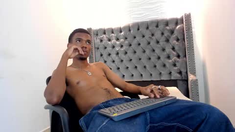 Snapshot of nero_reyd chatting on November 2025 07:23:02 PM Nero online show from November 2025 07:23:02 PM