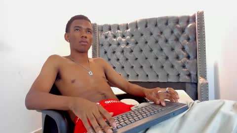 Snapshot of nero_reyd chatting on November 2025 07:25:01 PM Nero online show from November 2025 07:25:01 PM