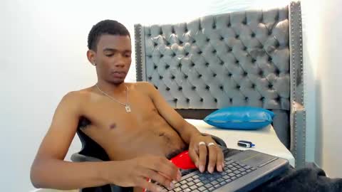 Snapshot of nero_reyd chatting on November 2025 07:45:02 PM Nero online show from November 2025 07:45:02 PM