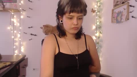 Snapshot of neurotic_witch chatting on October 2025 07:59:01 PM Mar online show from October 2025 07:59:01 PM