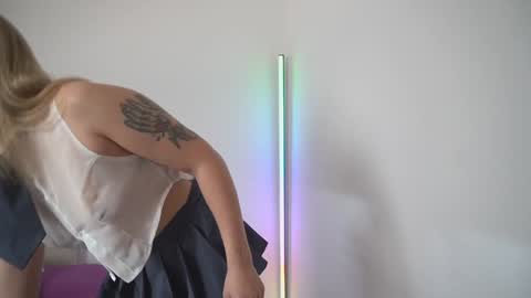 Snapshot of new_dee chatting on November 2025 09:47:01 PM new dee online show from November 2025 09:47:01 PM