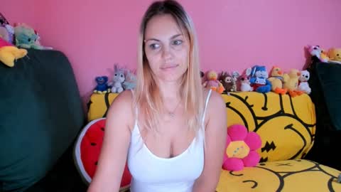 Snapshot of new_sexyiass chatting on October 2025 01:06:01 AM silvia online show from October 2025 01:06:01 AM