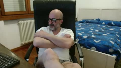 simi online show from April 2026 06:24:02 PM