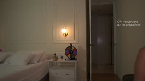 Snapshot of newmollybrooke chatting on September 2025 11:08:01 PM  all my links Here online show from September 2025 11:08:01 PM