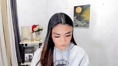 hottie nicole online show from March 2026 02:19:01 AM