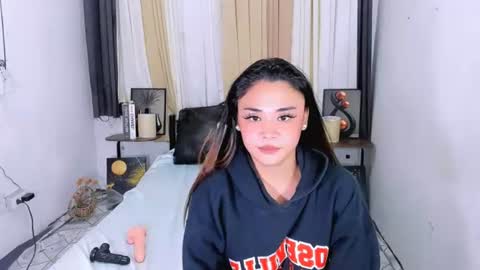 Snapshot of nhicolehollywood chatting on June 2026 01:36:02 AM hottie nicole online show from June 2026 01:36:02 AM