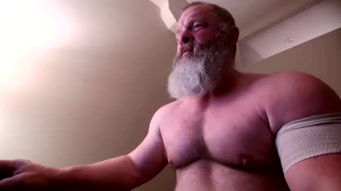 Snapshot of nhmuscledaddy chatting on May 2026 03:18:02 PM nhmuscledaddy online show from May 2026 03:18:02 PM