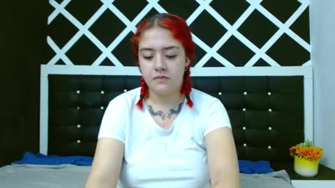 Estefani  online show from December 2024 02:44:01 PM