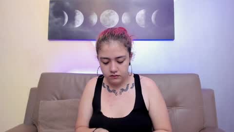 Estefani  online show from January 2025 12:00:01 PM