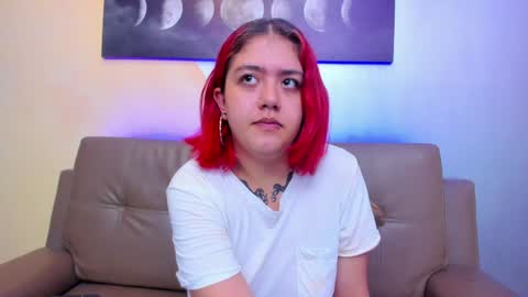 Estefani  online show from February 2025 11:53:01 AM