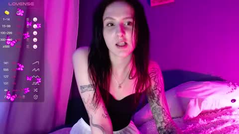 Snapshot of niaellis chatting on October 2025 05:56:02 PM Nia online show from October 2025 05:56:02 PM