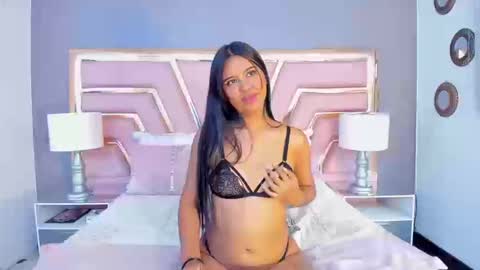 Snapshot of niafoxx_ chatting on September 2025 09:03:01 PM Nia online show from September 2025 09:03:01 PM