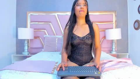 Snapshot of niafoxx_ chatting on September 2025 05:49:01 PM Nia online show from September 2025 05:49:01 PM