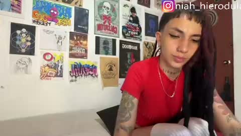 Snapshot of niahhierodula chatting on July 2026 01:21:01 AM niah online show from July 2026 01:21:01 AM