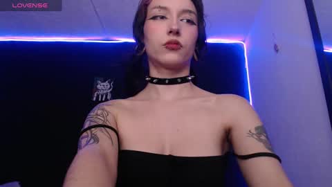 Snapshot of niakat_ chatting on December 2024 01:18:02 AM niakat online show from December 2024 01:18:02 AM