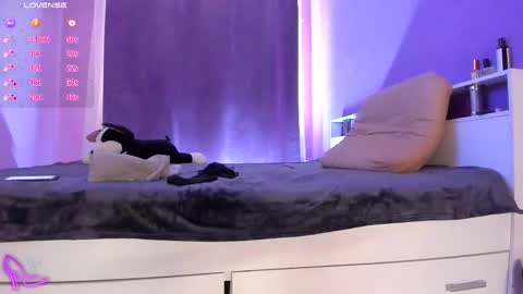 Nica online show from November 2025 09:30:01 AM