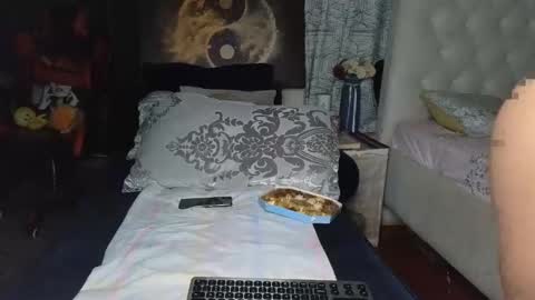 Lilly online show from November 2025 07:57:02 PM