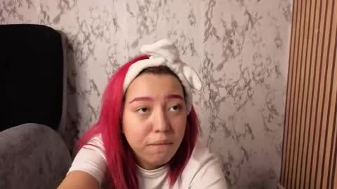 Snapshot of nicecherry_ chatting on November 2025 04:49:01 AM Michell online show from November 2025 04:49:01 AM