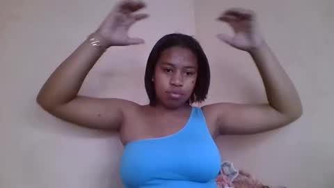 Snapshot of nicelly01 chatting on June 2026 07:07:01 AM nicelly01 online show from June 2026 07:07:01 AM