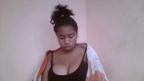 Snapshot of nicelly01 chatting on June 2026 07:11:01 AM nicelly01 online show from June 2026 07:11:01 AM
