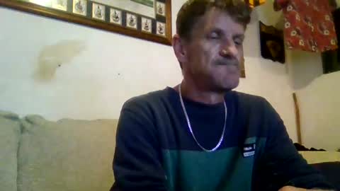Snapshot of niceozziecockxxx chatting on October 2025 07:56:02 PM Sexiishaine online show from October 2025 07:56:02 PM