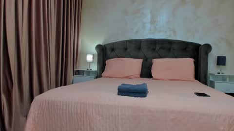 Sophie online show from February 2026 07:09:02 AM