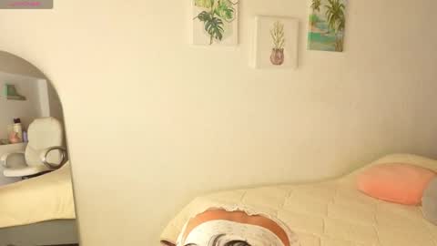 Snapshot of nickeymoon chatting on April 2026 12:43:01 PM Nicole Silvermoon online show from April 2026 12:43:01 PM