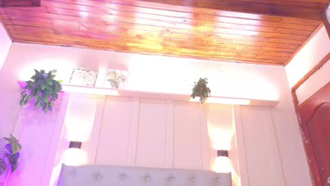 Your baby Nicol  online show from December 2025 01:18:02 PM