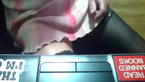 nickibabe1980 online show from October 2025 05:57:02 PM