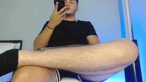 Snapshot of nickk_hills chatting on March 2026 02:33:02 PM nickk_hills online show from March 2026 02:33:02 PM