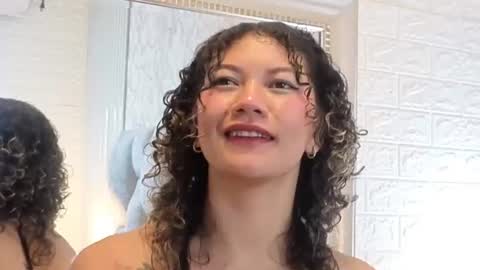 nickollsaenz online show from June 2026 04:01:02 AM