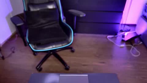 Nico online show from October 2025 06:32:02 AM